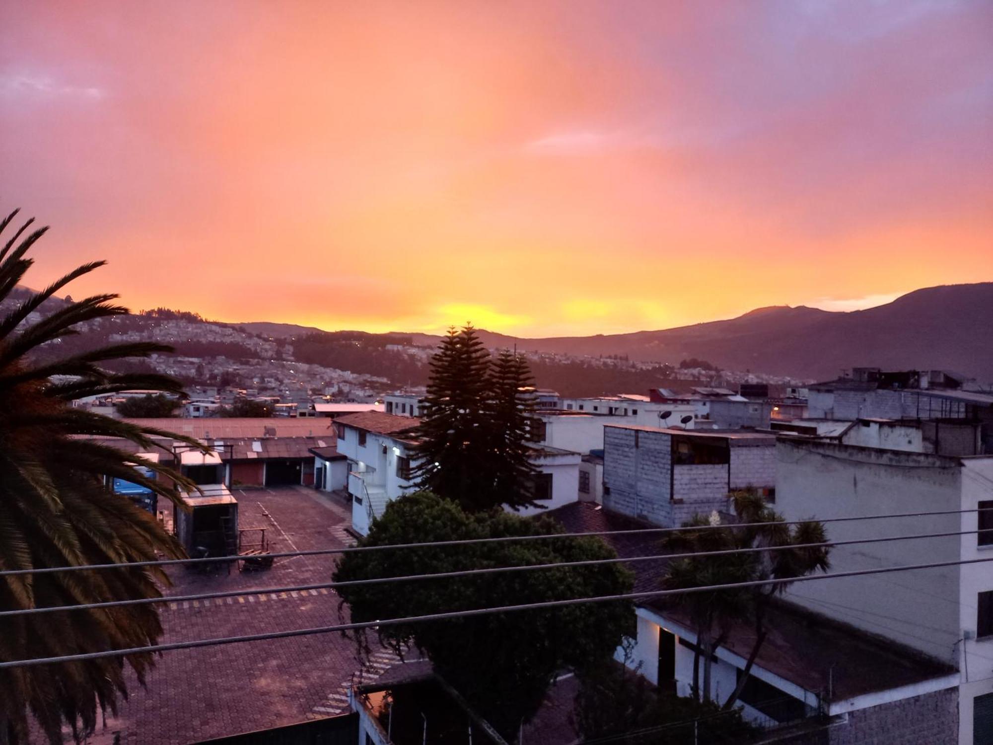 El Vergel Norte Quito Bagian luar foto